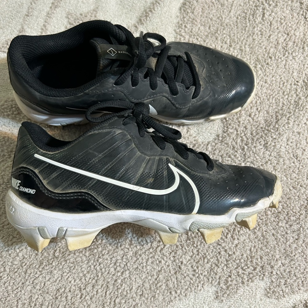 Nike Black and White Sports Cleats